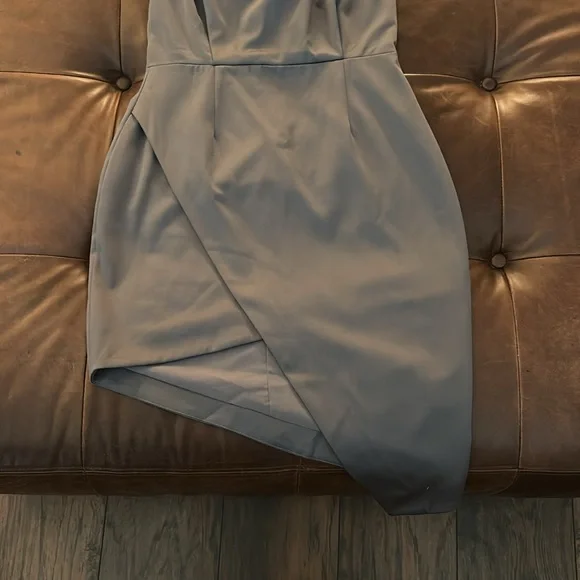 Elliatt halter dress - Picture 2 of 6